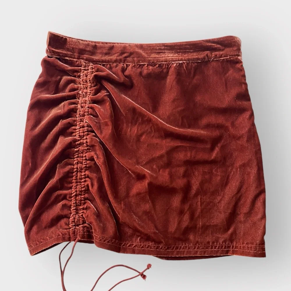 NWT Free People X REVOLVE Vivienne Velvet Mini Skirt | Size 4 - Picture 4 of 5